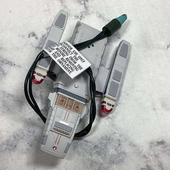 Star Trek DS9 Runabout USS Rio Grande Hallmark Keepsake Ornament Magic Light New - Picture 9 of 9